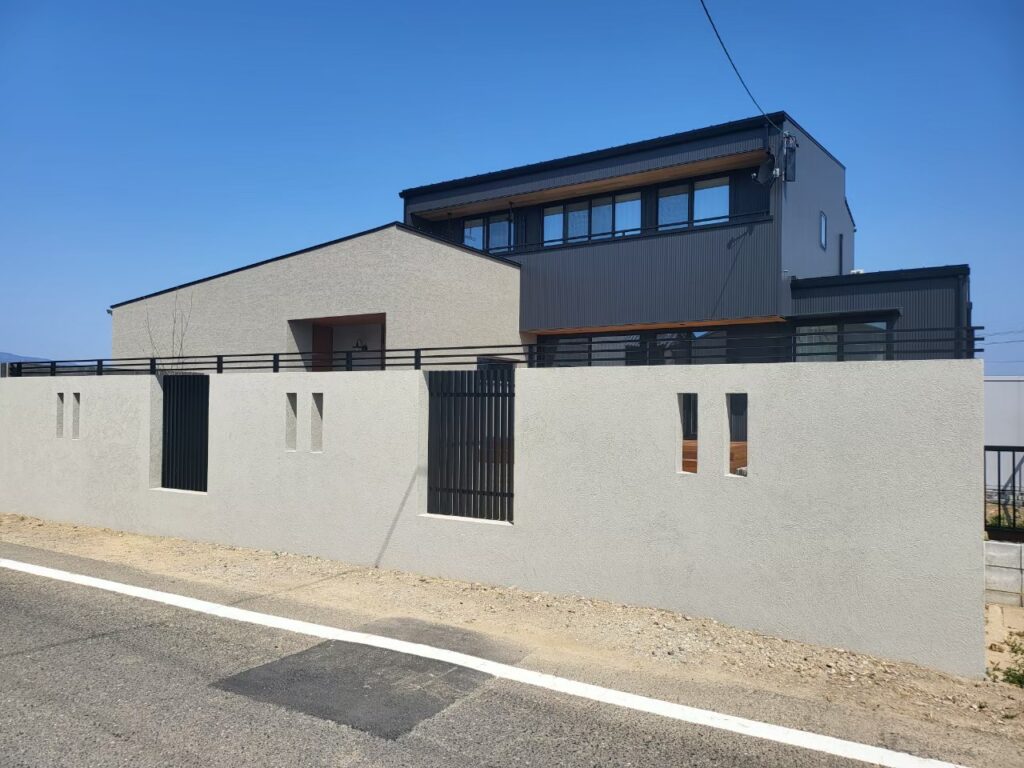 シンプルで美しい！瑞穂市の洗練された外構