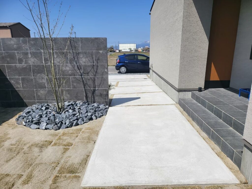 シンプルで美しい！瑞穂市の洗練された外構