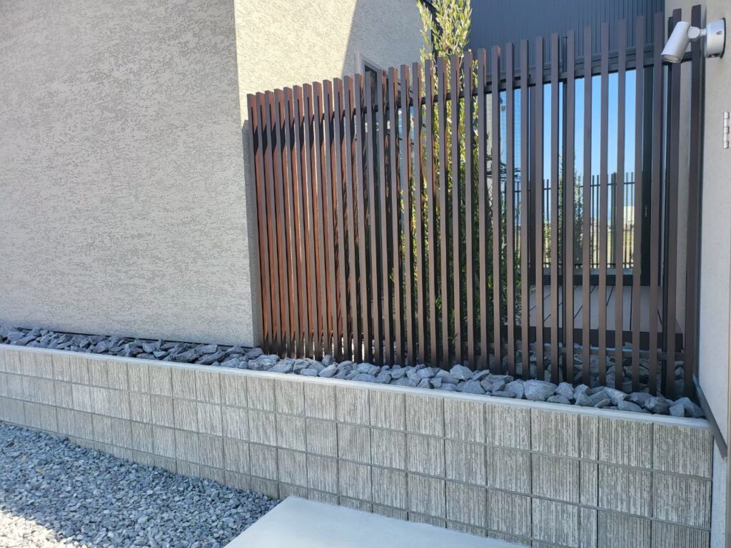 シンプルで美しい！瑞穂市の洗練された外構