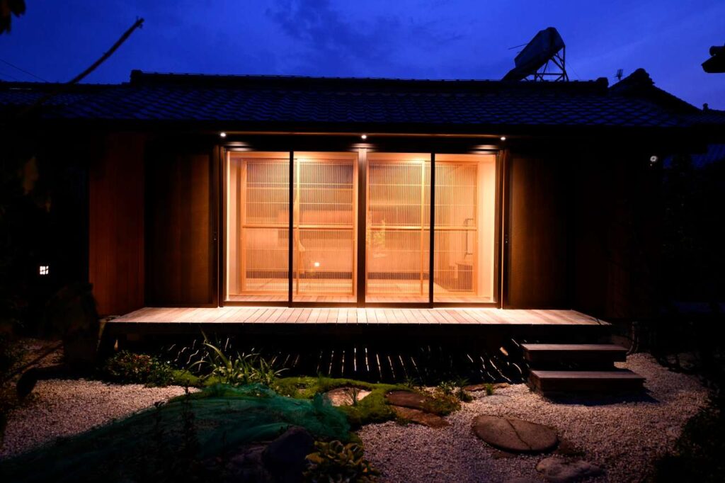 古びた建物を大幅リフォームした和風の施工例。内装から外観まで和モダンへと変化させました。