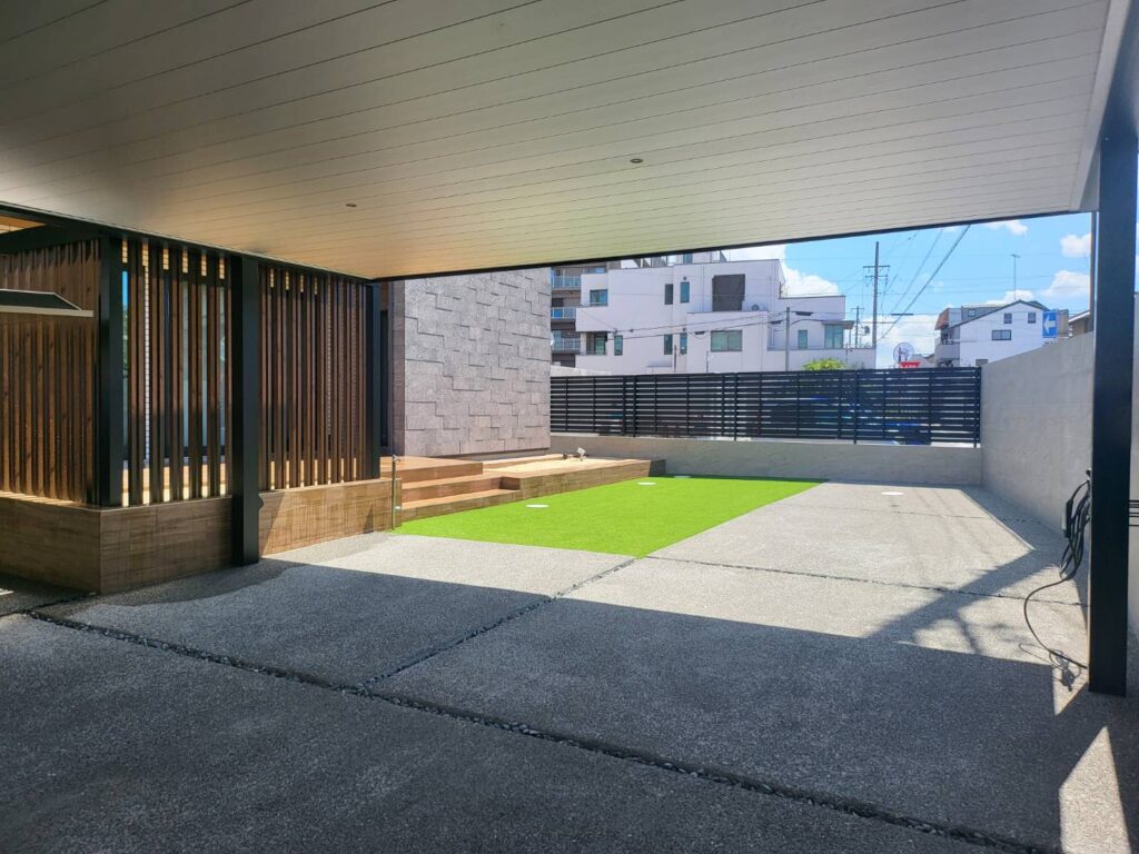 プレミエスゲートのあるクローズ外構デザイン。