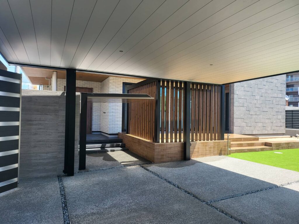 プレミエスゲートのあるクローズ外構デザイン。