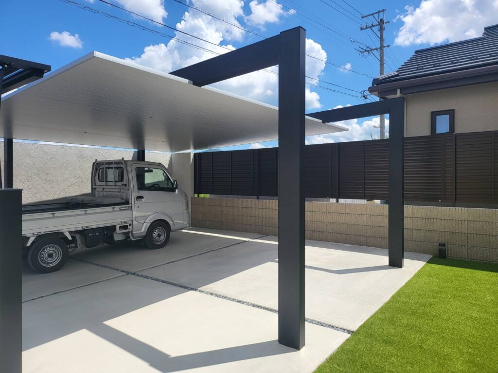 テラスSC、ココスヤシがシンボルツリーの存在感のあるリゾートガーデン